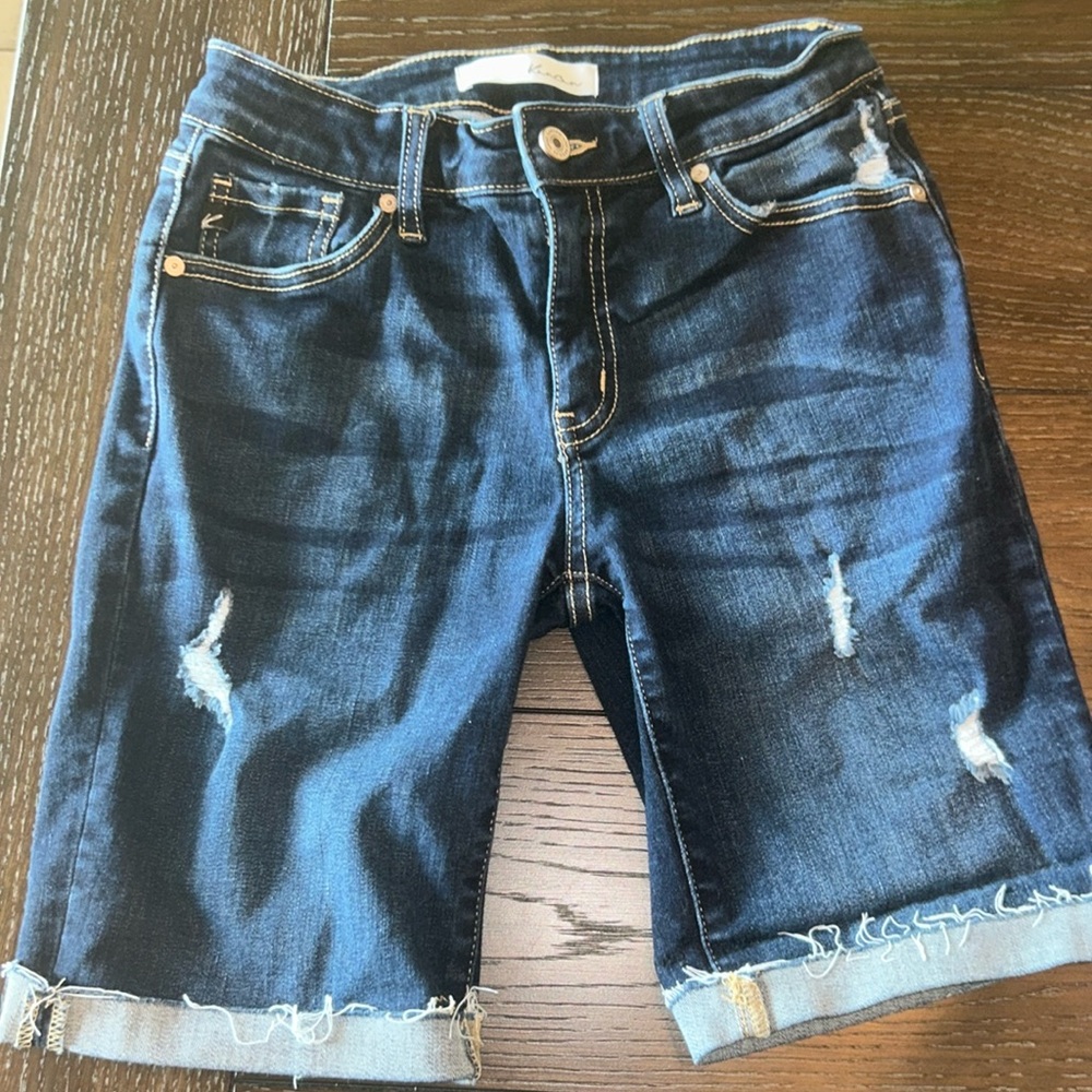 KanCan Distressed Jean Short. Size 5/26